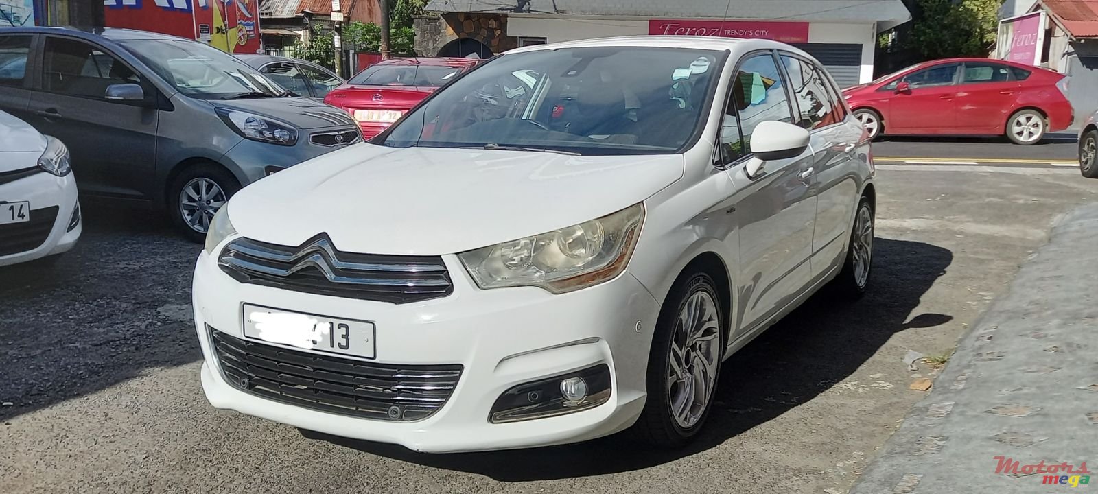 2013' Citroen C4 photo #2