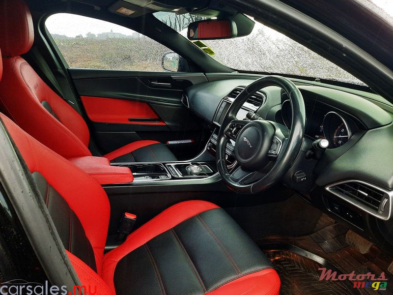 2018' Jaguar XE Pure photo #4