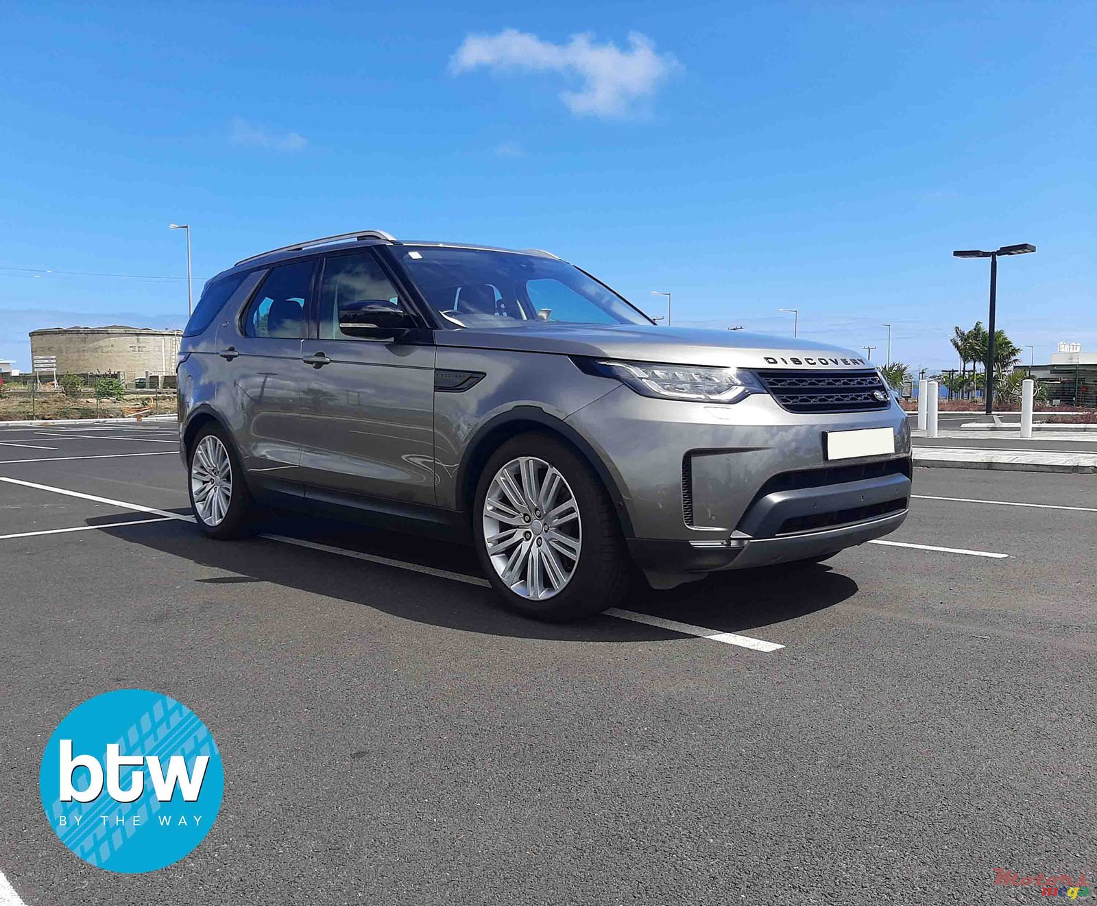 2017' Land Rover Discovery photo #1