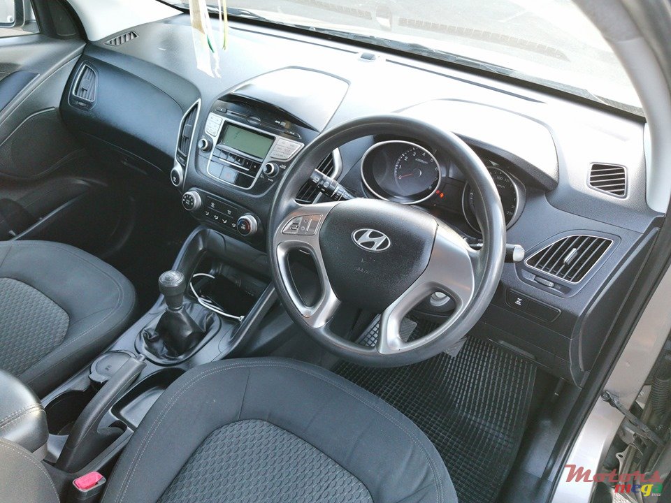 2010' Hyundai ix35 photo #3