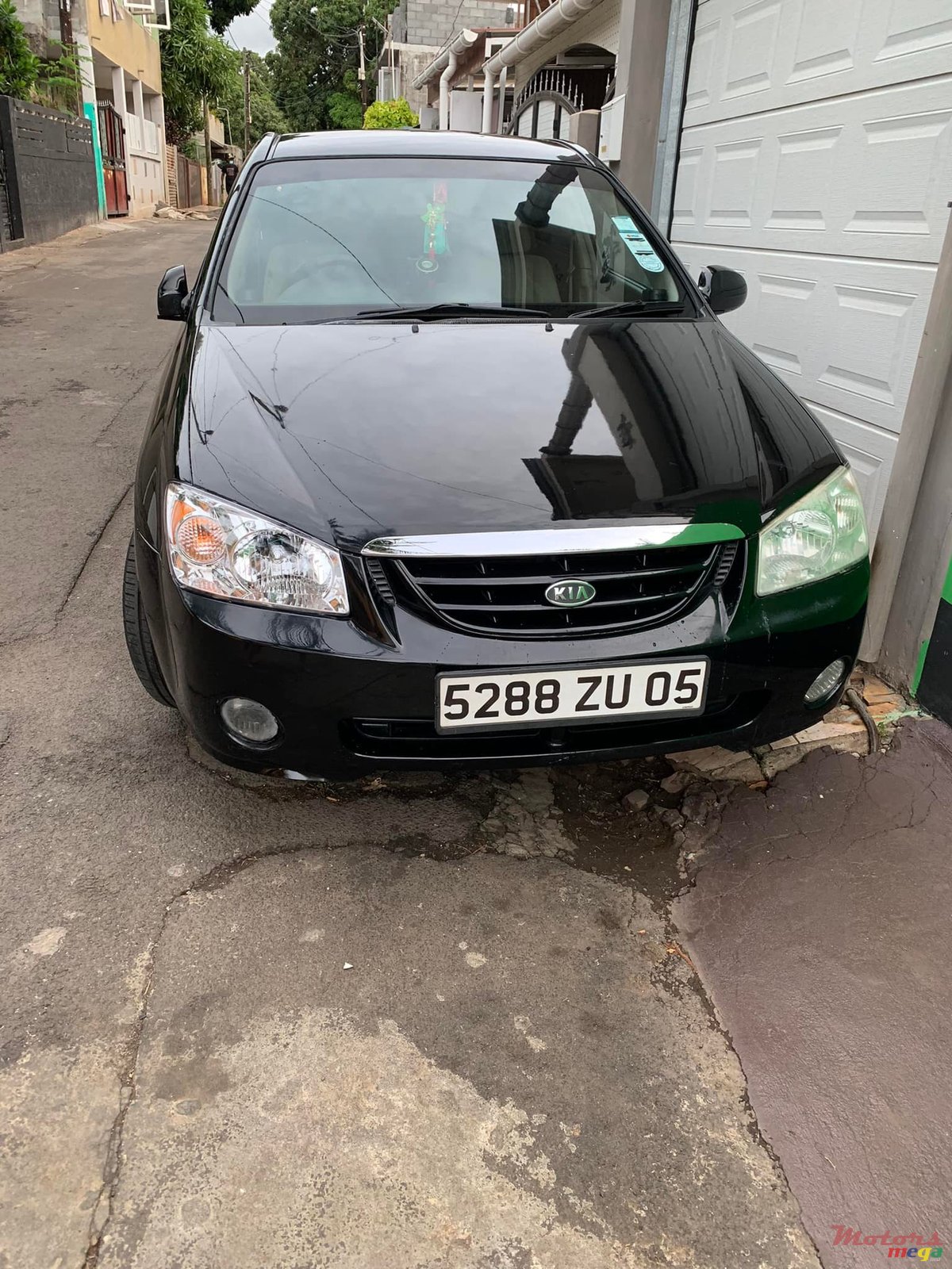 2005' Kia Cerato photo #1