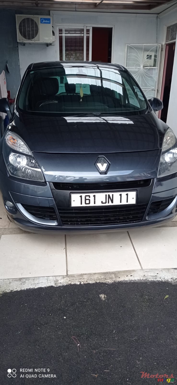 2011' Renault Scenic 3 Phase 1 photo #1