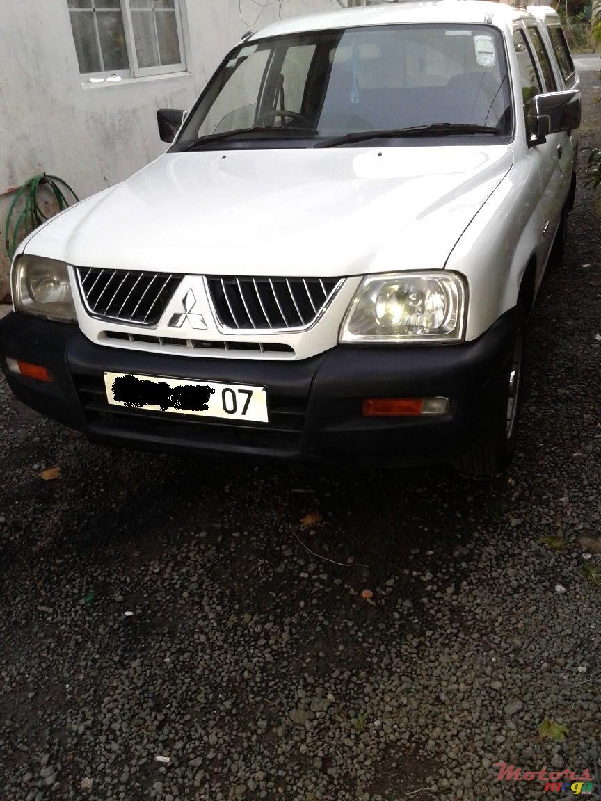 2007' Mitsubishi L 200 photo #1