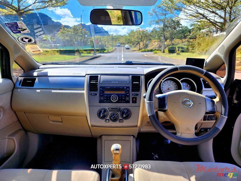 2010' Nissan Tiida Manual photo #5