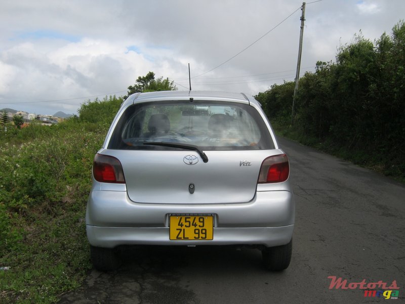 1999' Toyota Vitz photo #3