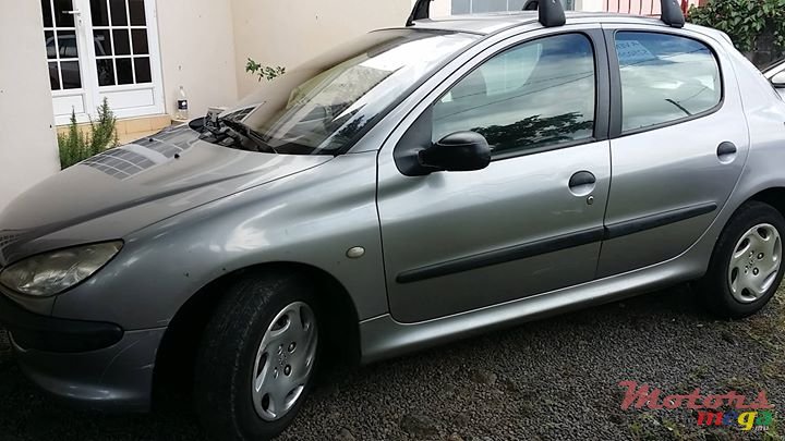 2002' Peugeot 206 photo #5