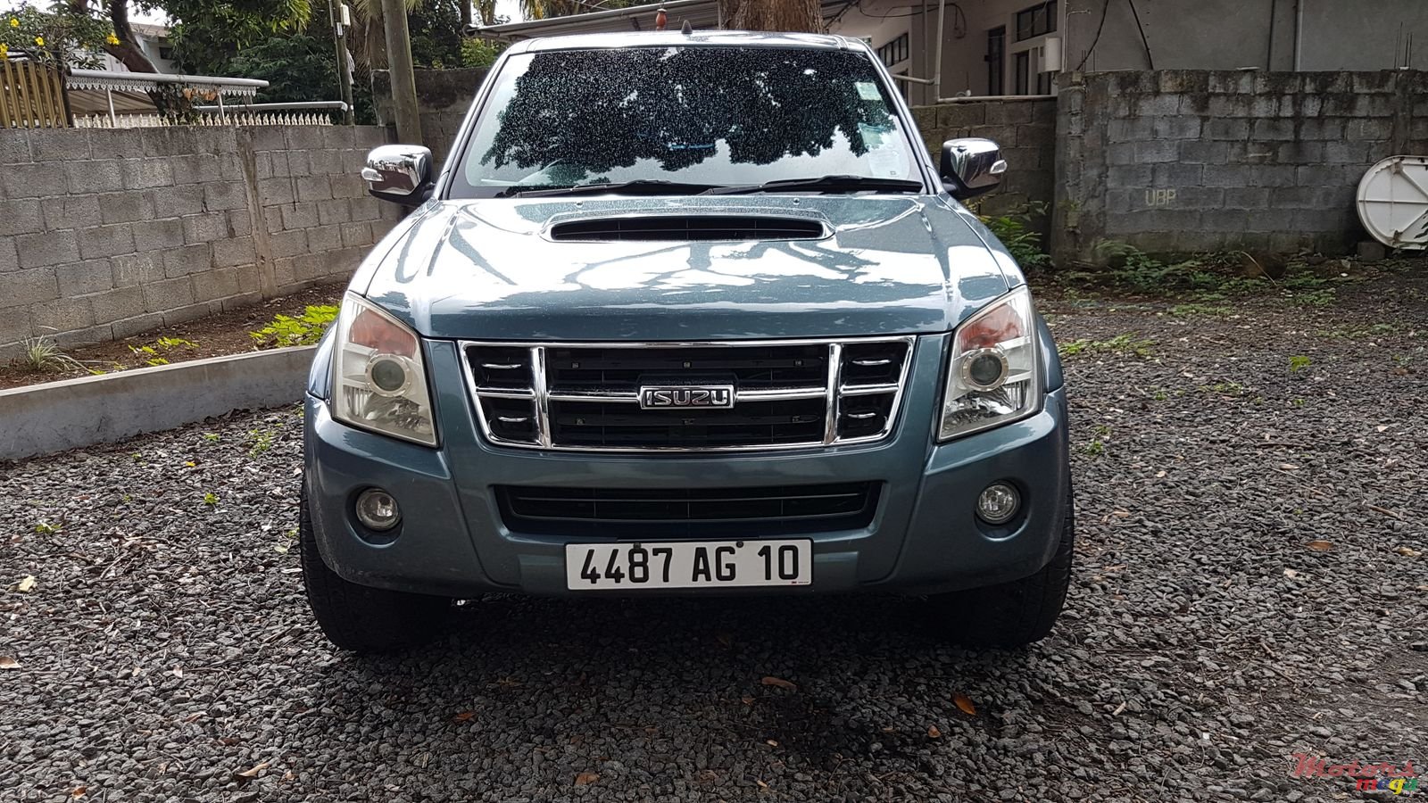 2010' Isuzu KB Series KB300 LX D-TEQ 4×2 photo #3