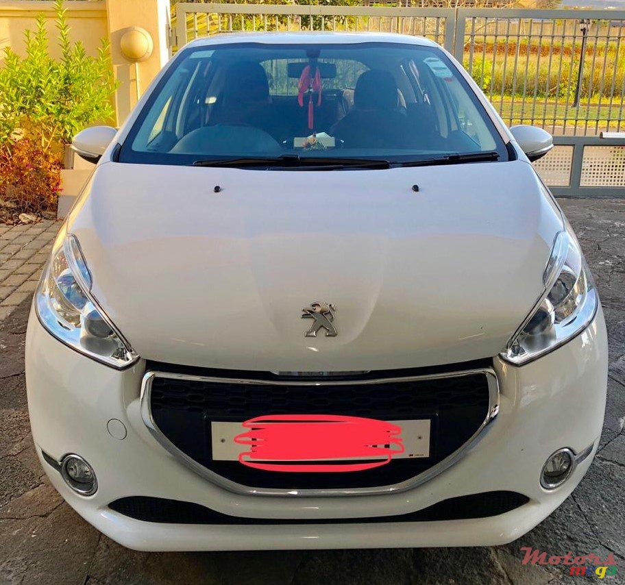 2013' Peugeot 208 Active 5 portes photo #2