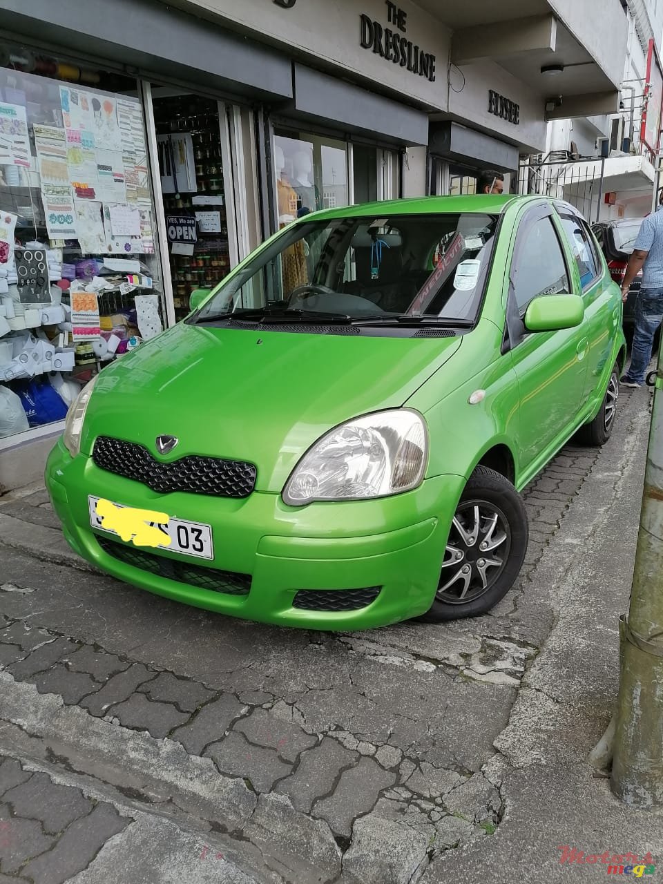 2003' Toyota Vitz photo #1