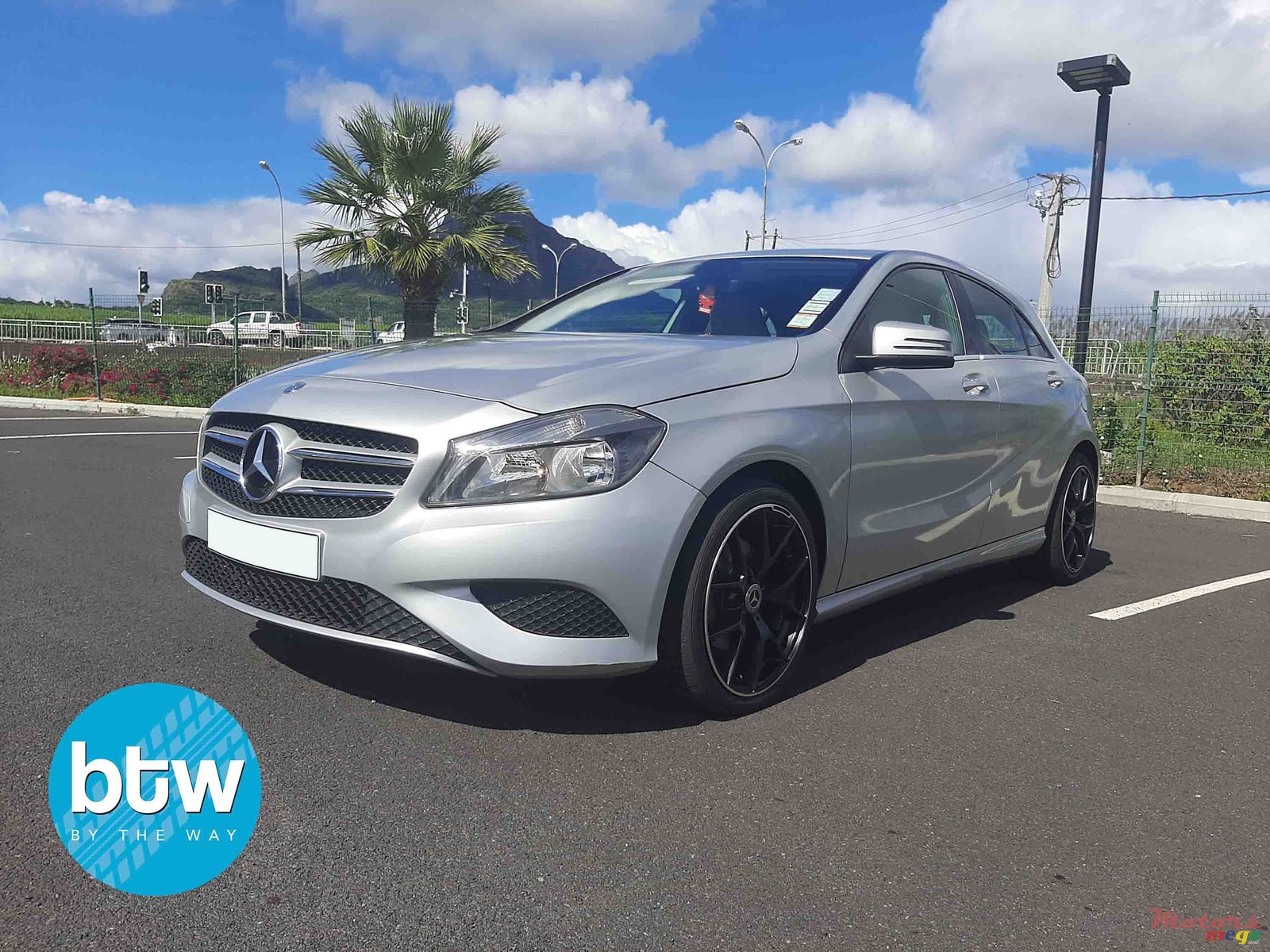 2014' Mercedes-Benz A 200 photo #2