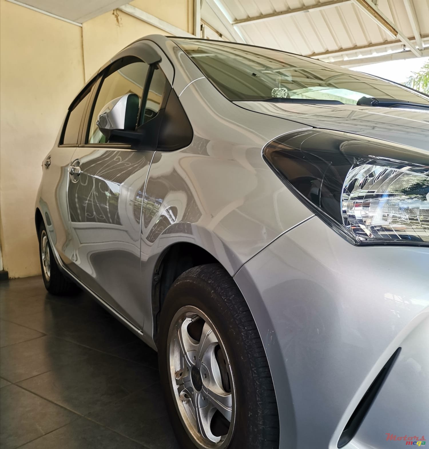 2015' Toyota Vitz photo #4