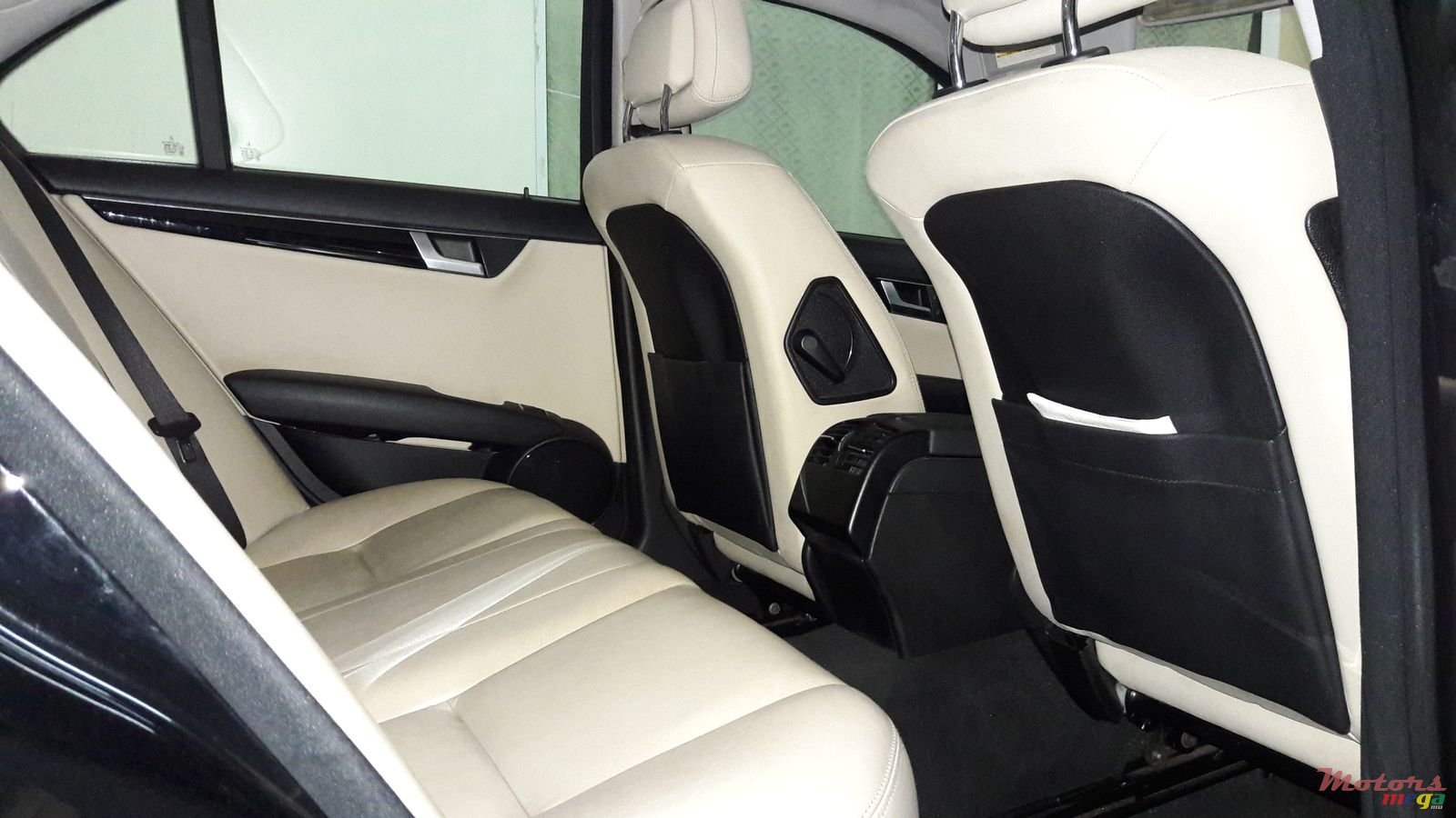 2011' Mercedes-Benz CL 180 photo #2