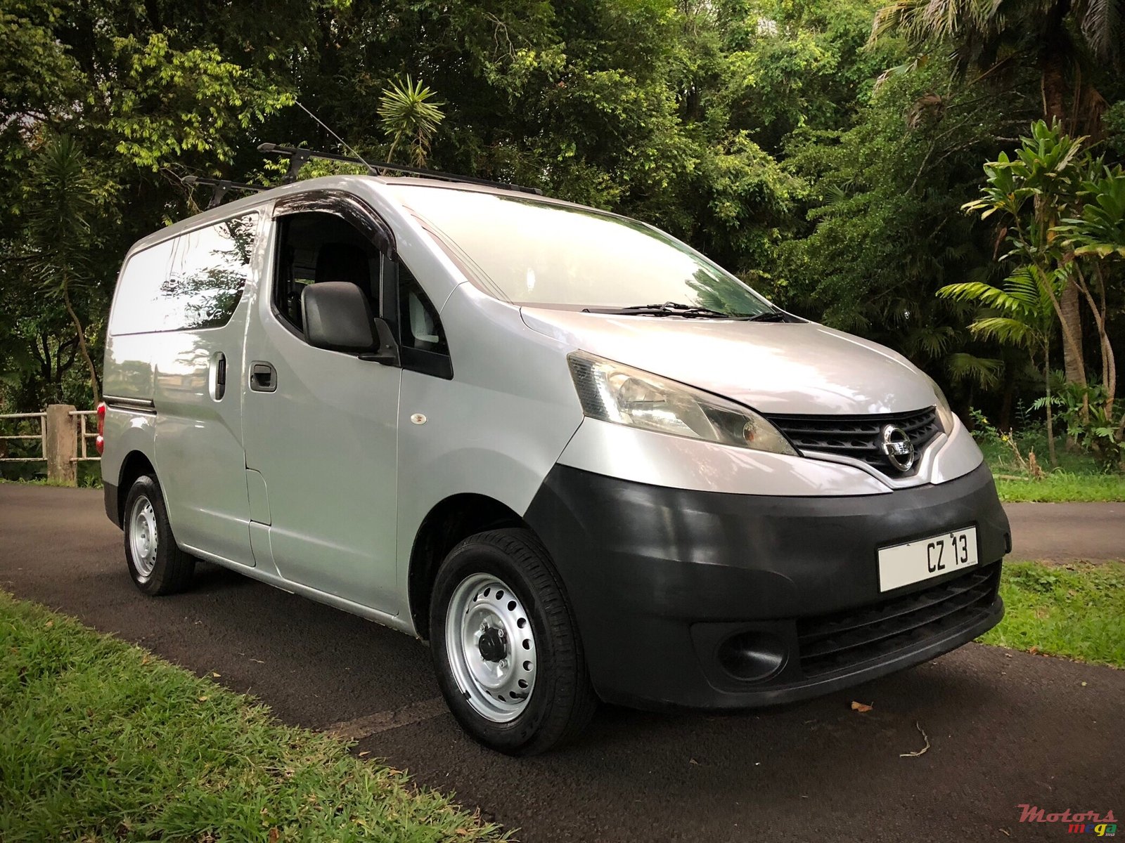 2013' Nissan NV200 photo #1