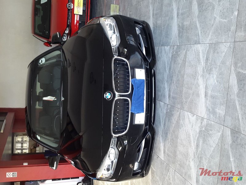 2012' BMW 3 Series Compact photo #4