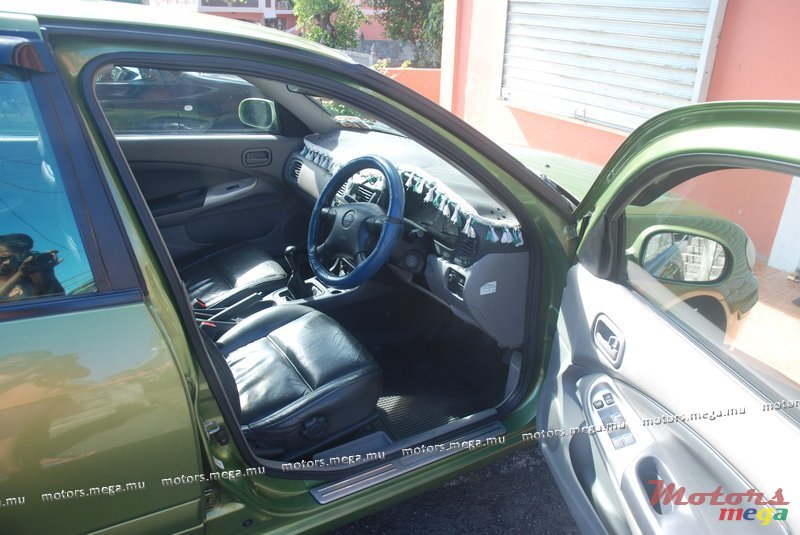 2003' Nissan Sunny photo #3