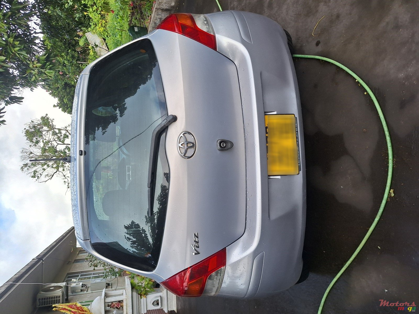 2010' Toyota Vitz photo #6