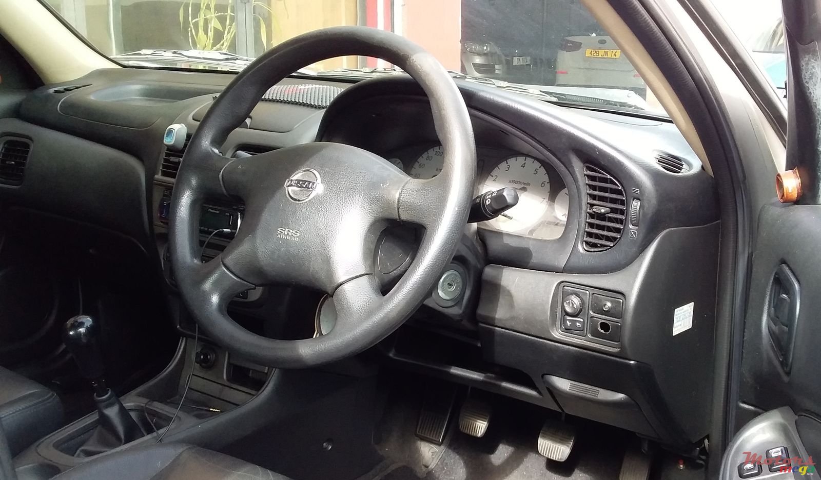 2005' Nissan Sunny N17 photo #3