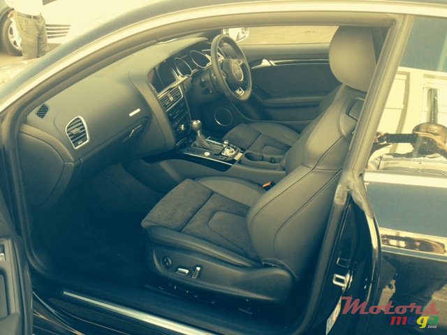 2014' Audi S5 Coupe Black Edition photo #3