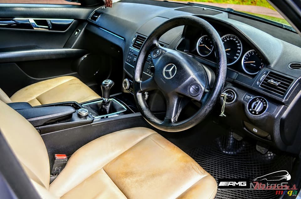2009' Mercedes-Benz C200 Kompressor photo #5