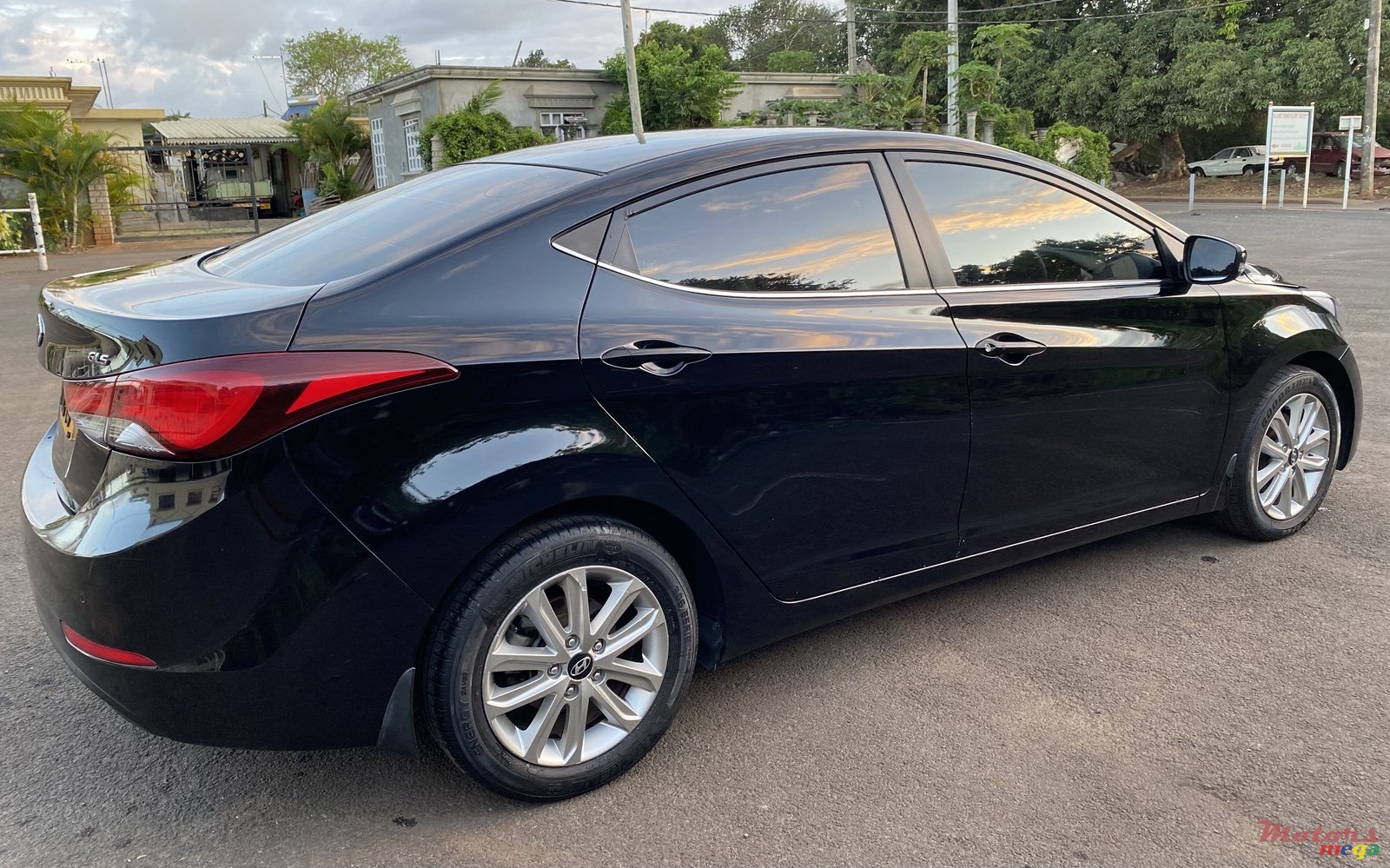 2014' Hyundai Elantra GLS photo #4