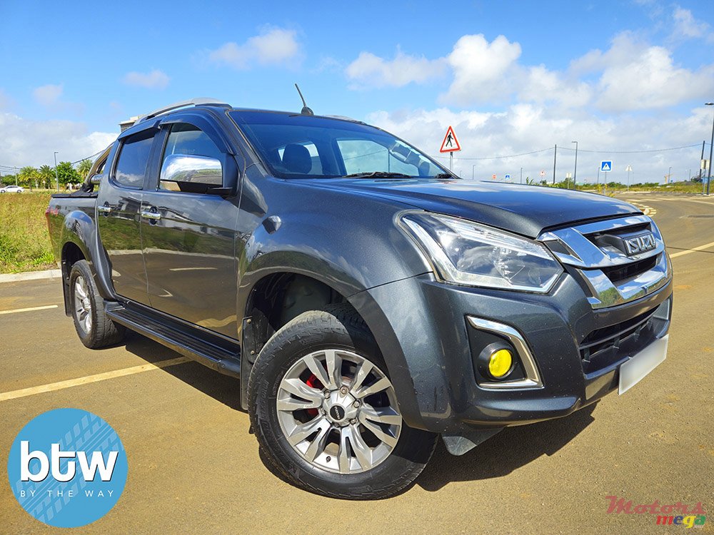 2017' Isuzu KB Series KB300 photo #1