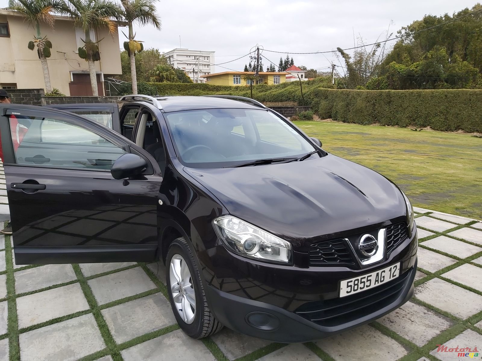 2012' Nissan Qashqai+2 photo #3