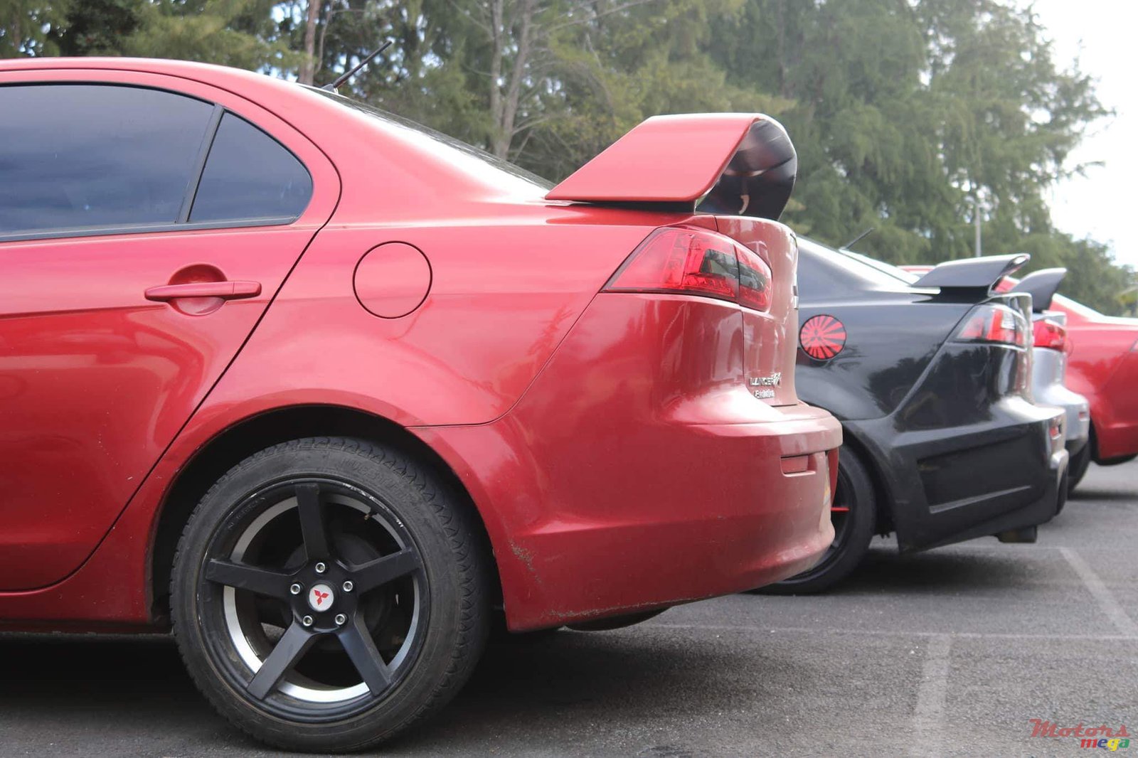 2009' Mitsubishi Lancer Evolution photo #3