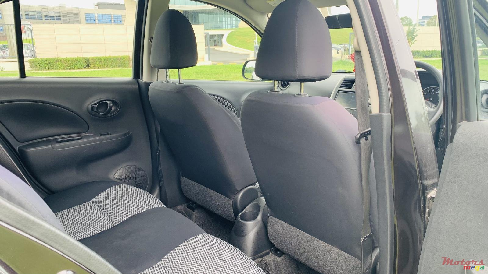 2014' Nissan March photo #7