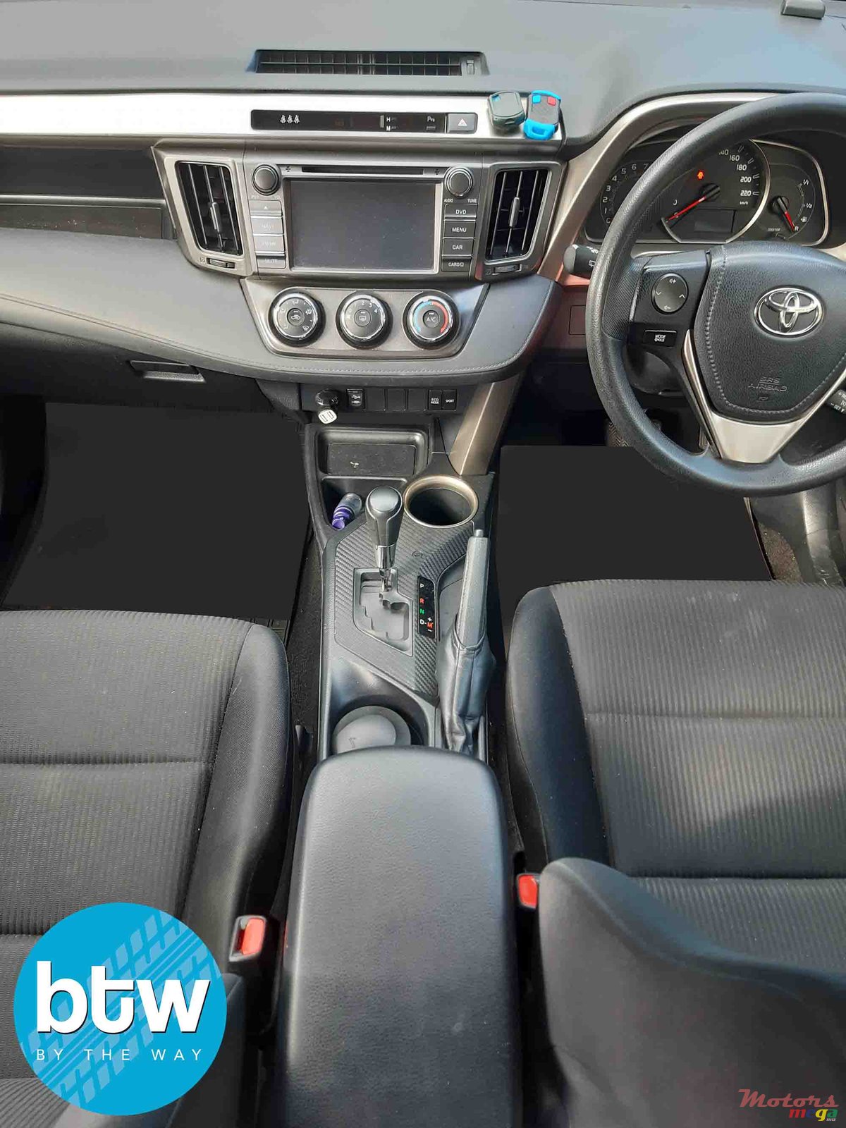 2014' Toyota RAV4 photo #6