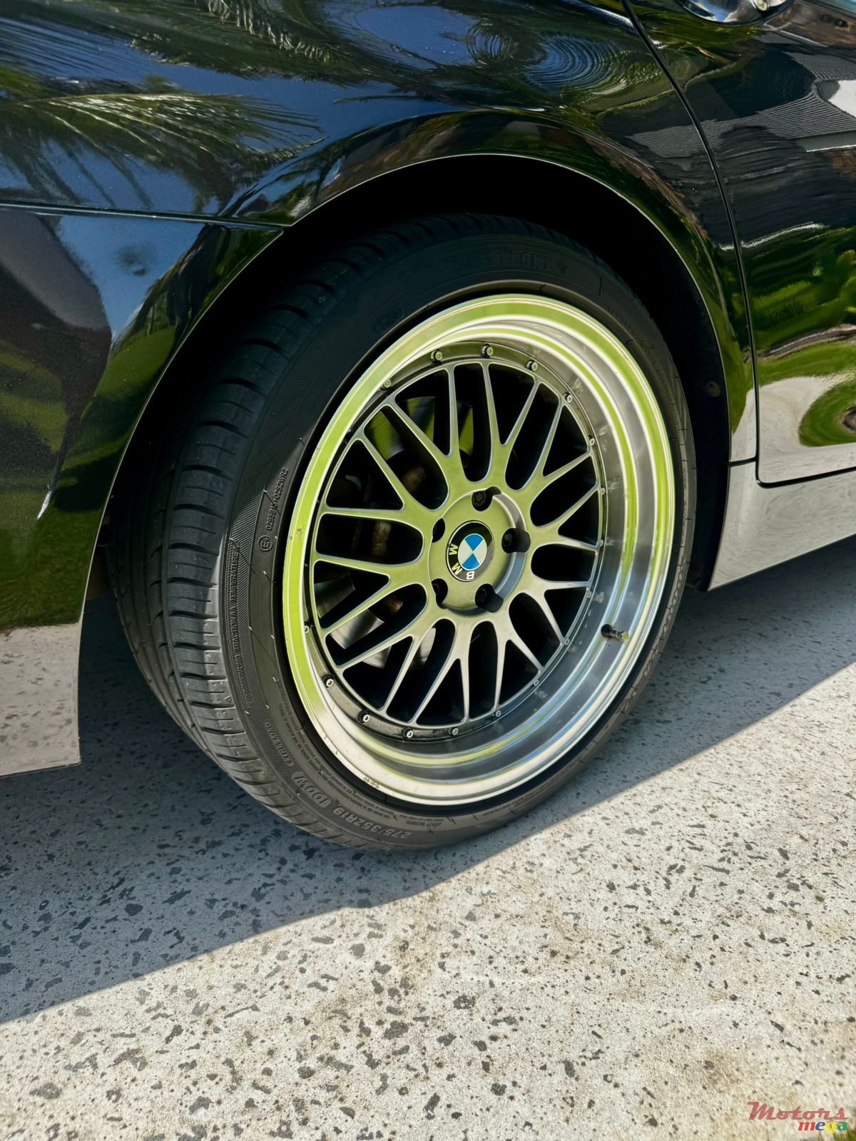 2013' BMW 528 photo #5