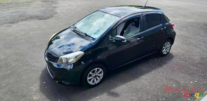 2011' Toyota Vitz photo #3