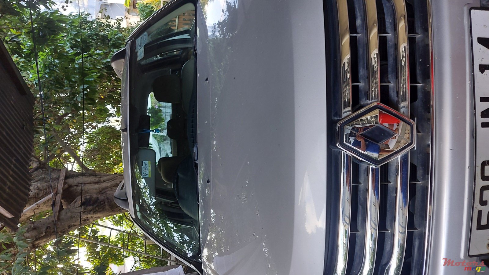 2014' Renault Duster Suv photo #3