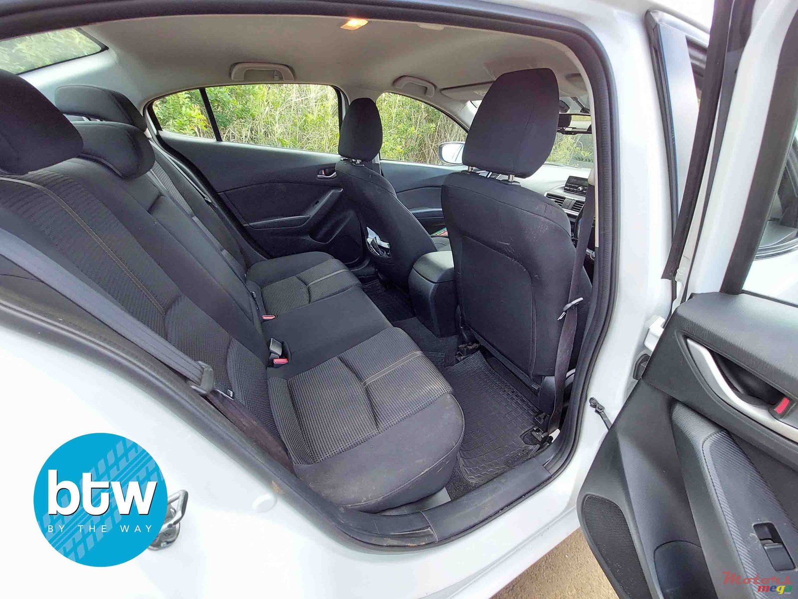 2017' Mazda 3 photo #5