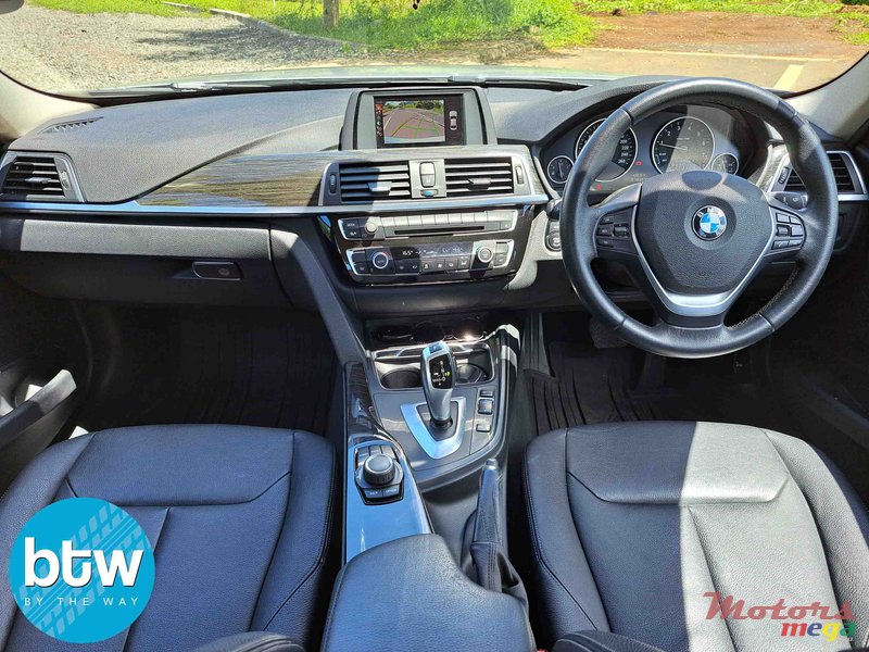 2017' BMW 318 Luxury photo #7
