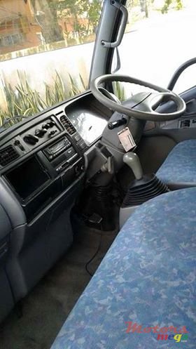 2001' Mitsubishi photo #6