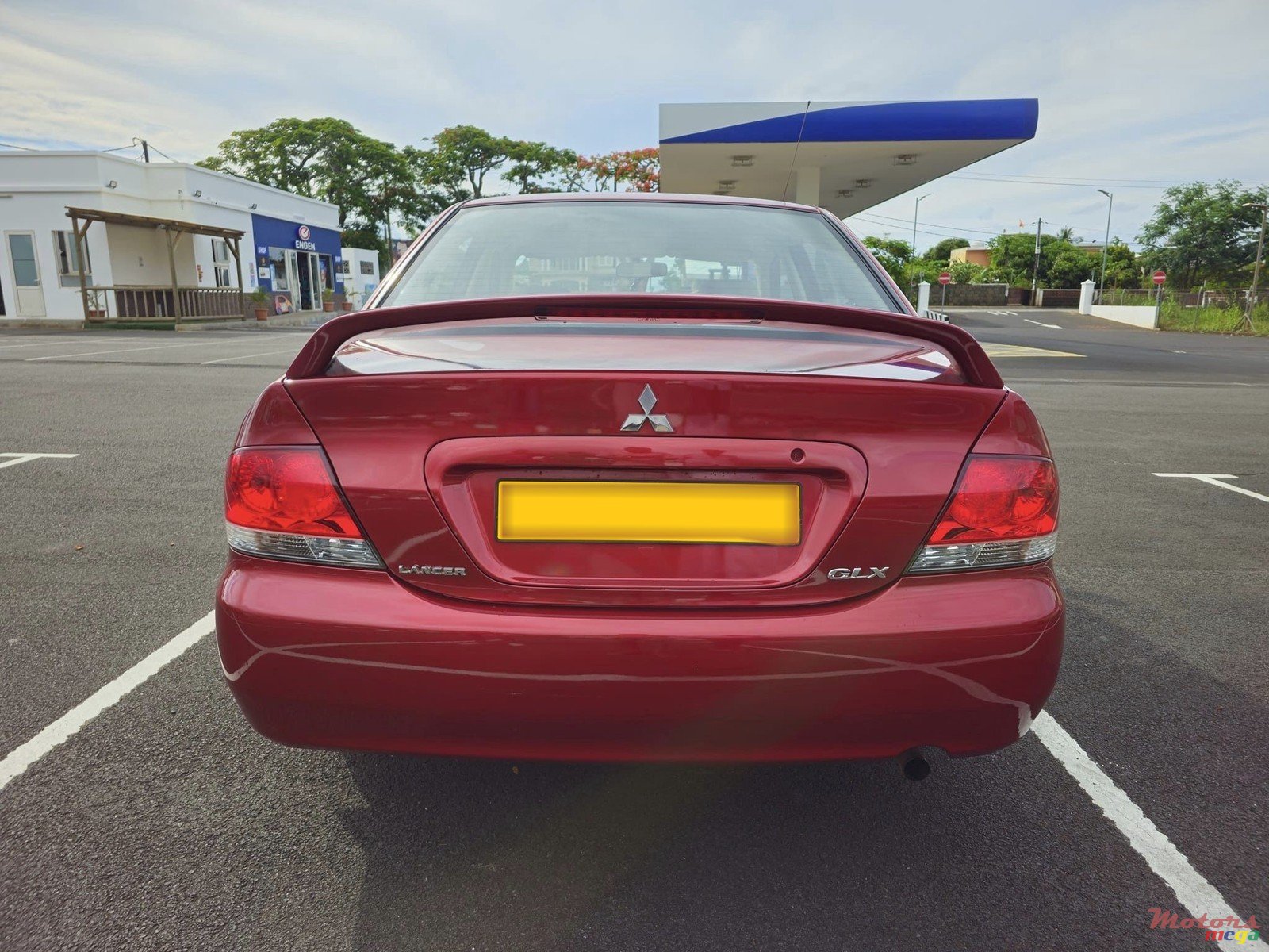 2011' Mitsubishi Lancer GLX photo #3