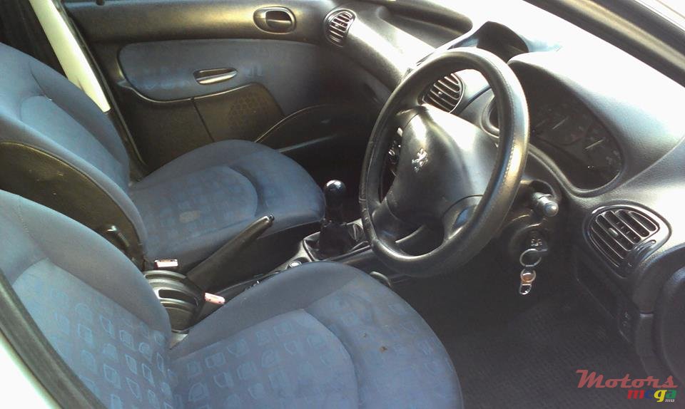 2002' Peugeot 206 photo #5