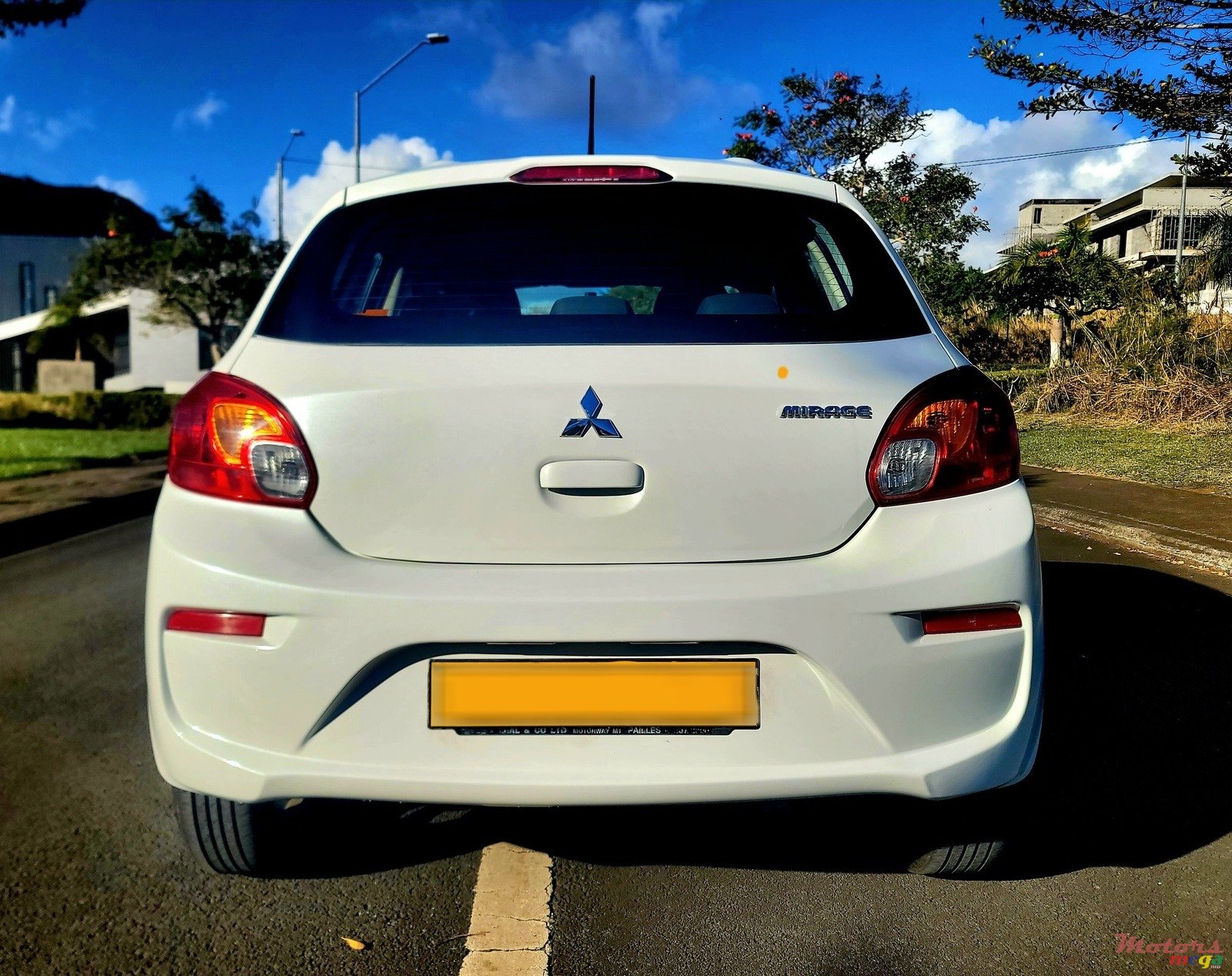 2020' Mitsubishi Mirage photo #3