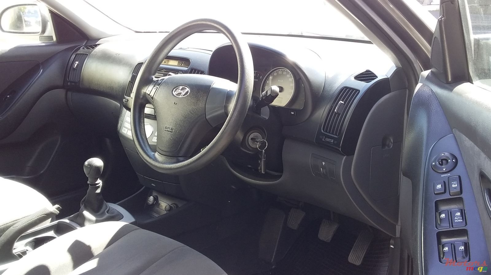 2009' Hyundai Elantra photo #3