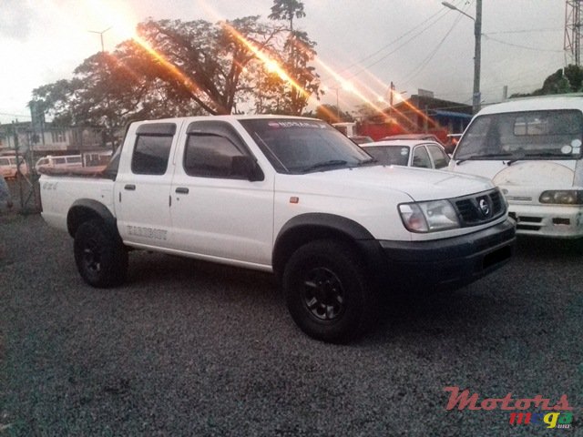 2008' Nissan Hardbody photo #4