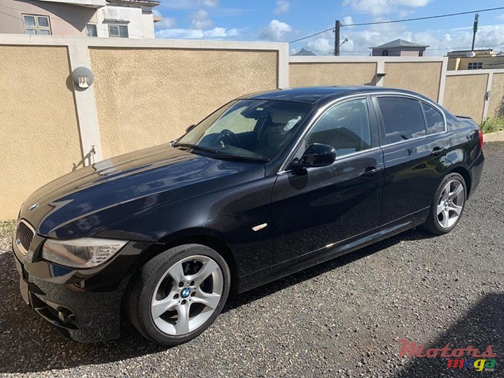 2011' BMW 3 Series photo #4