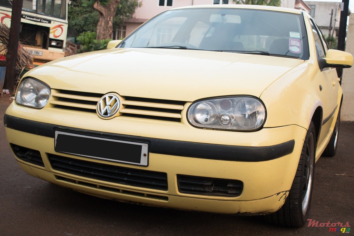 2003' Volkswagen Golf IV photo #1