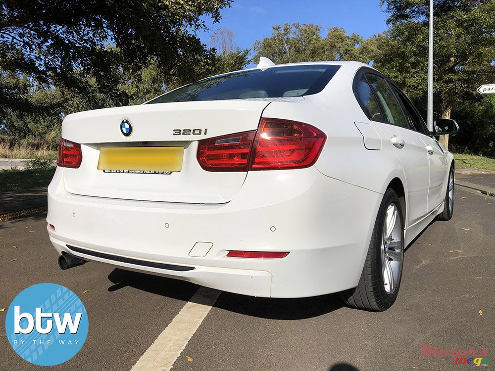 2012' BMW 320 photo #2