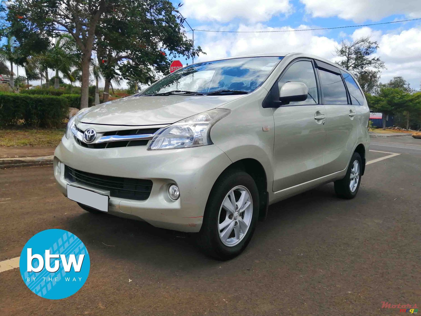 2014' Toyota Avanza photo #2