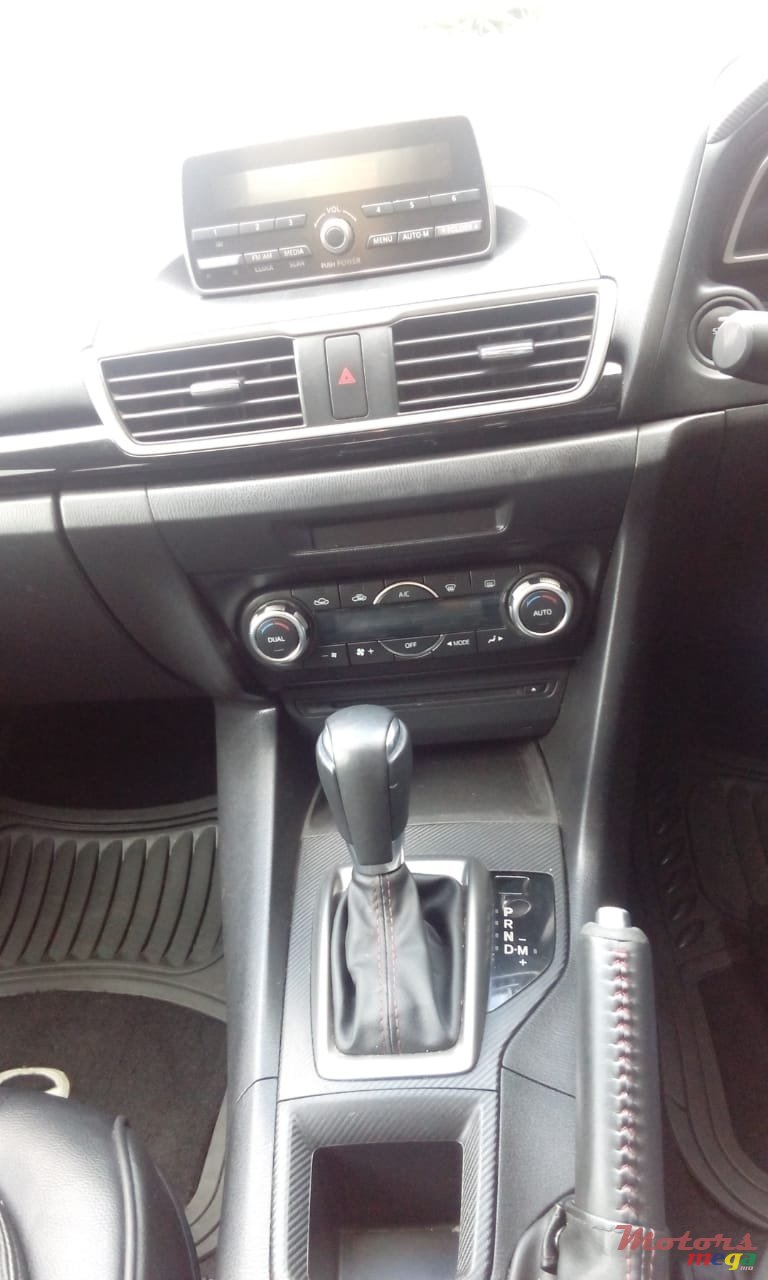 2016' Mazda 3 photo #4