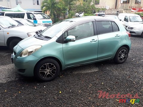 2009' Toyota Vitz photo #1