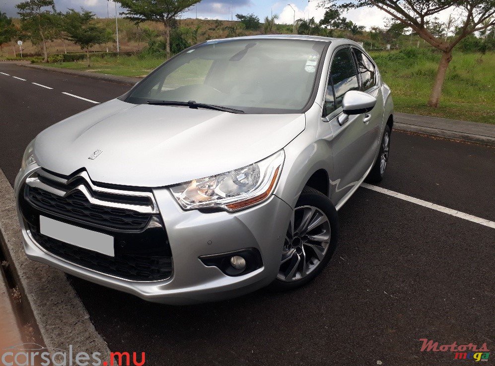 2016' Citroen DS4 1.6 VTI 120 photo #2
