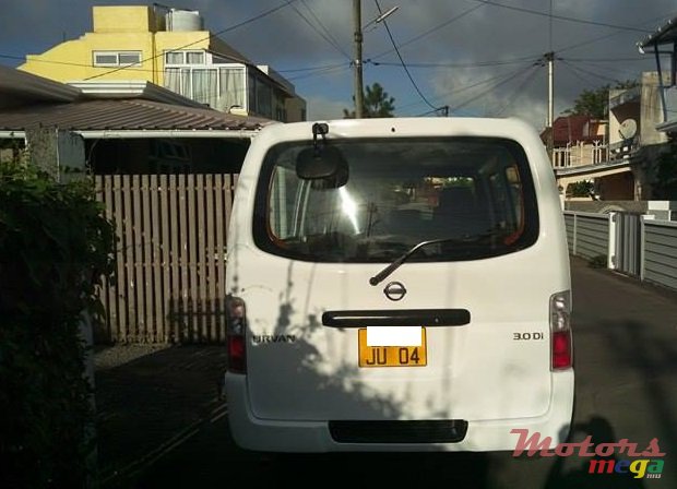 2004' Nissan Urvan Goods vehicle photo #2