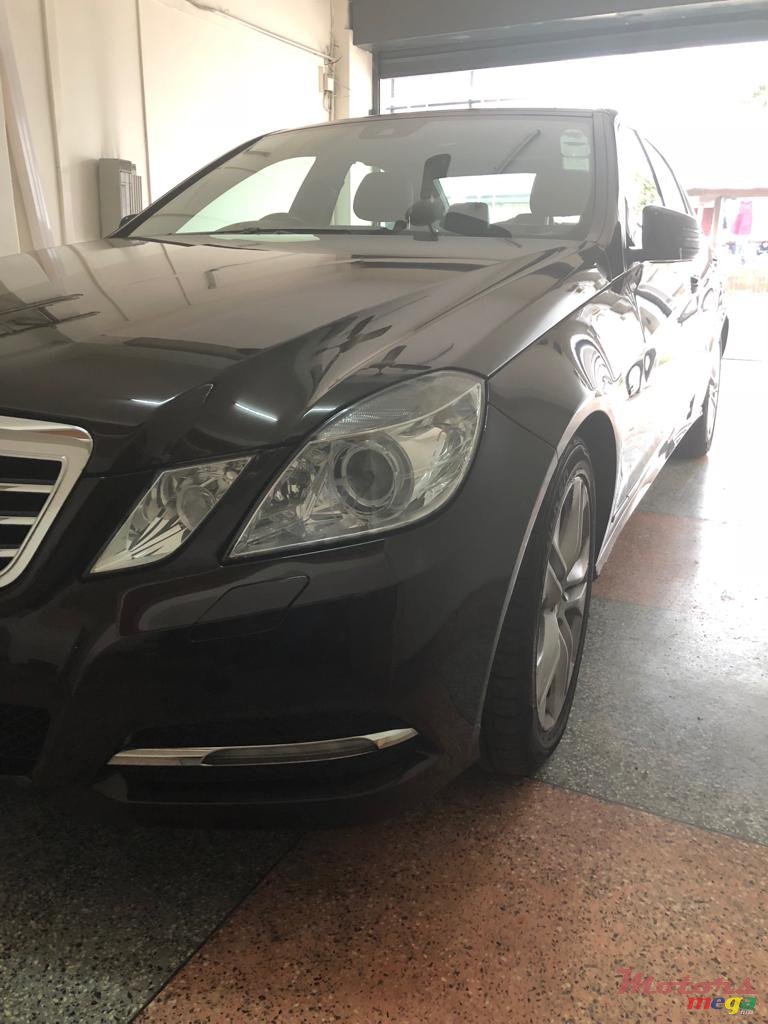 2011' Mercedes-Benz E-Class photo #2