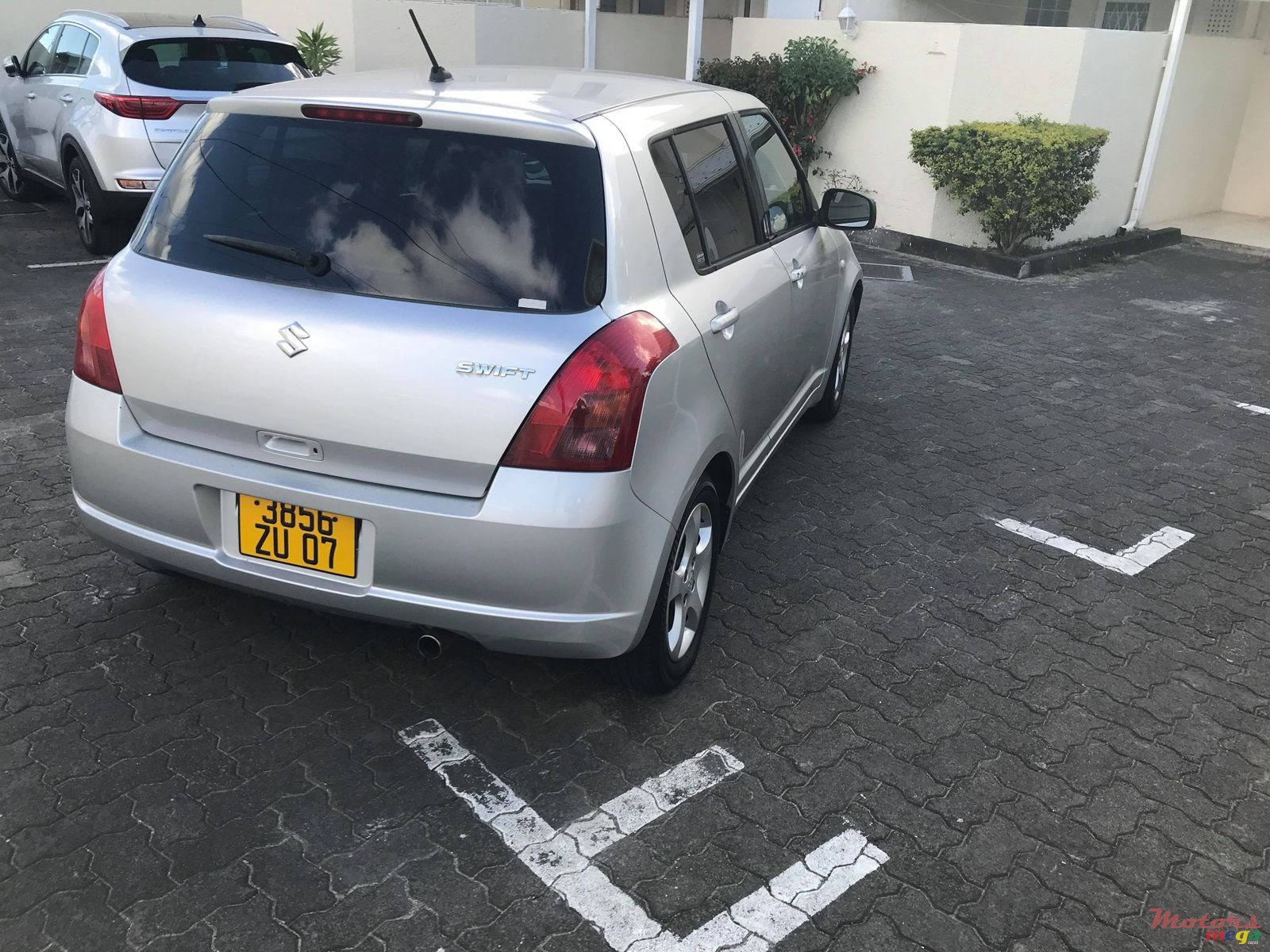 2007' Suzuki Swift photo #5